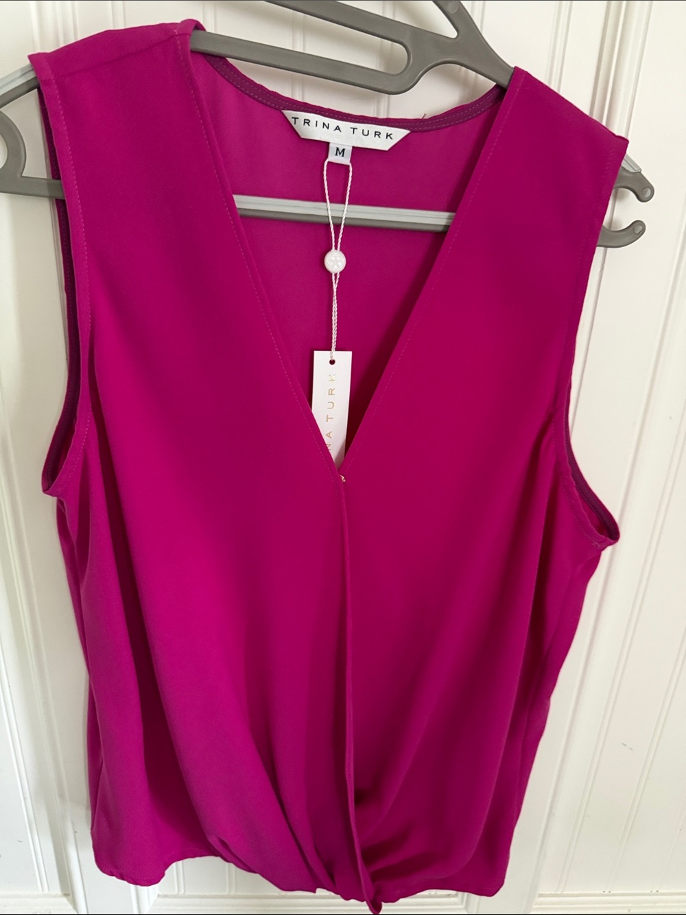 Trina Turk Fuchsia Sleeveless V-Neck Twist-Front Camisole